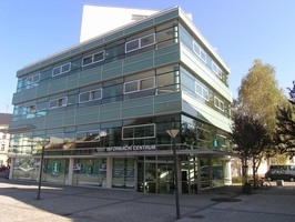 Vstup do IC Vsetín - přímo z chodníku