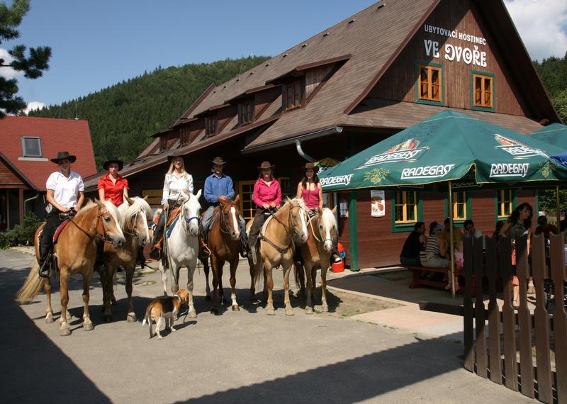 Jezdecká stáj Ve Dvoře