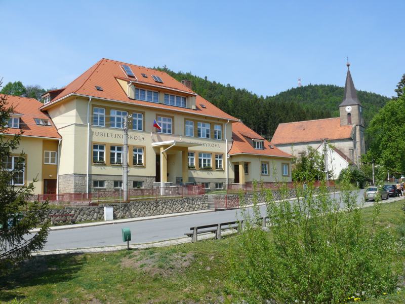 Jubilejní ZŠ T. G. Masaryka a MŠ Rusava