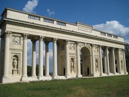 Valtice - Kolonáda na Rajstně