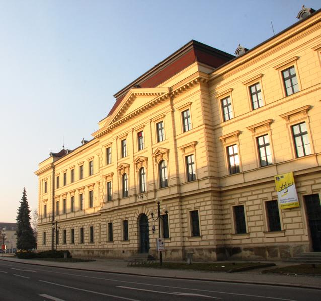 Justiční palác s věznicí