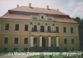 Zámek Hoštice z čelní strany