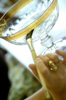 Ručně zlacené a dekorované sklo ze Sklárny Květná opravdu stojí za to.