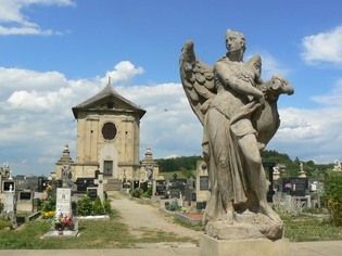 Barokní hřbitov ve Střílkách - národní kulturní památka