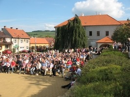 straňanské hody a jejich kulturní program u Zámečku