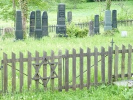 Židovský hřbitov ve Velkých Karlovicích