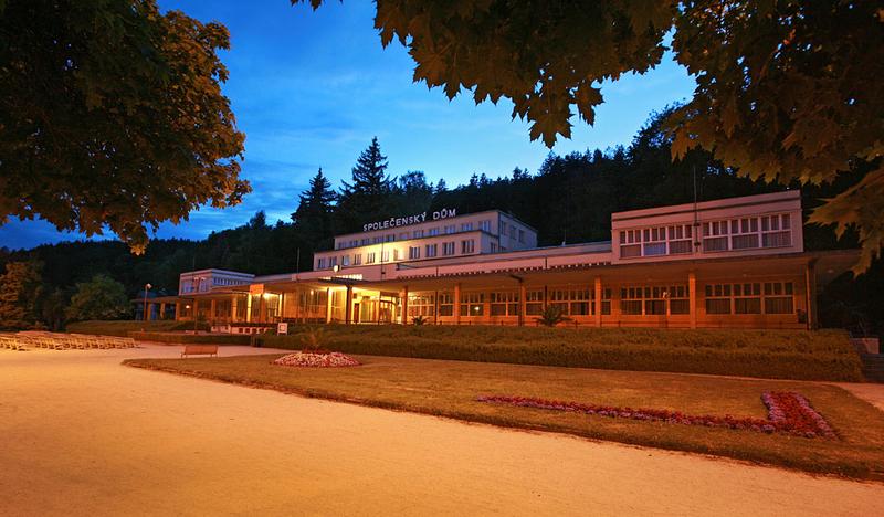 Taneční vinárna Domino