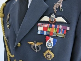 Ve sbírkách muzea je i uniforma letce RAF Josefa Balejky