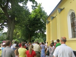 Mše svaté v kapli se účastní věřící z Klobouk i Poteče