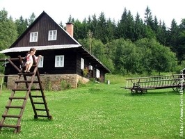 Valašská dřevěnica v létě