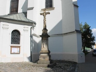 Kříž u kostela Zvěstování Panny Marie