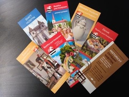 Propagační letáčky o městě a zámku