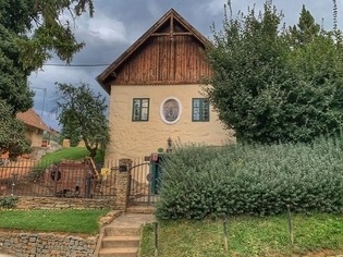 Měšťanské vinné sklepy v mařatických vinohradech