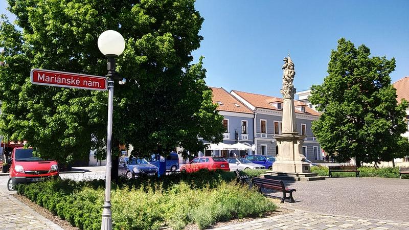 Sloup se sochou svatého Floriána