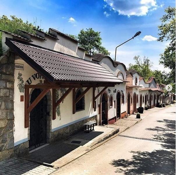 Hubáčkova (vinařská) ulice v Kudlovicích