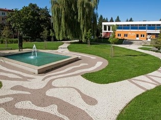 Kašna na Náměstí Republiky